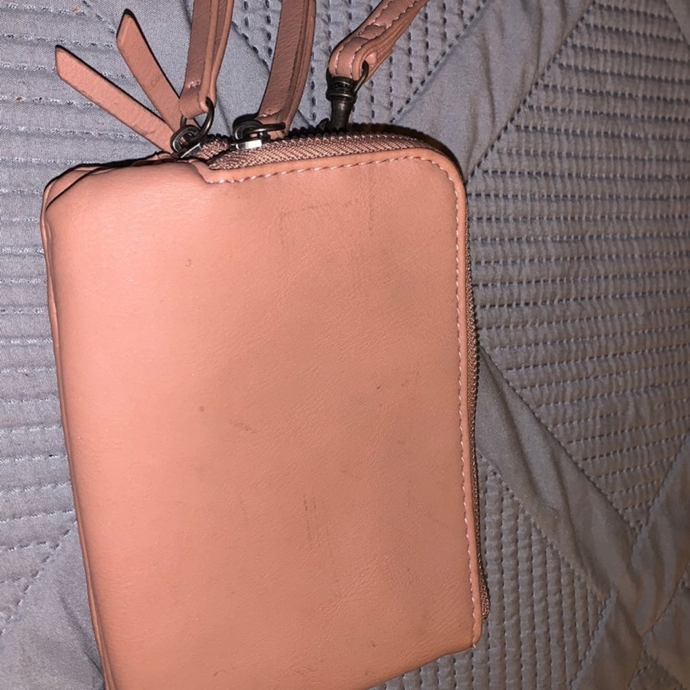 Universal Thread wallet